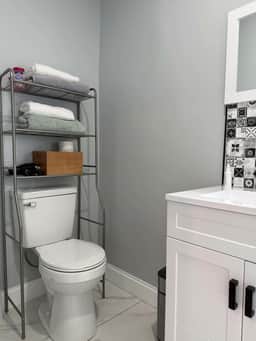 Comfortable and Spacious 3 Bed 25 Km from Gillette - Image 4