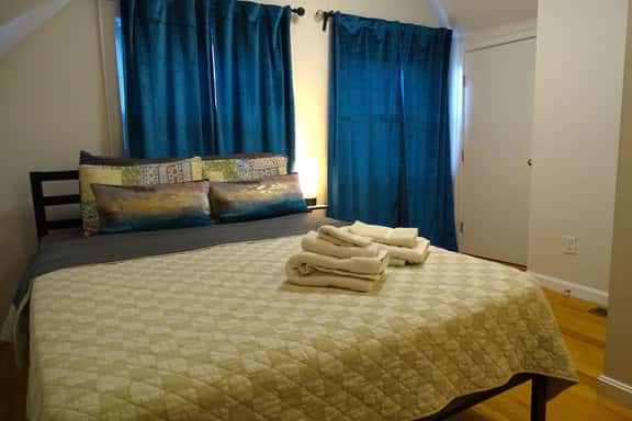 Convenient 2 bed Apt in Everett a Short Walk to Encore - Image 1