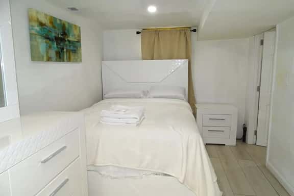 Cozy 1 Bed Apt in Randolph - Image 1