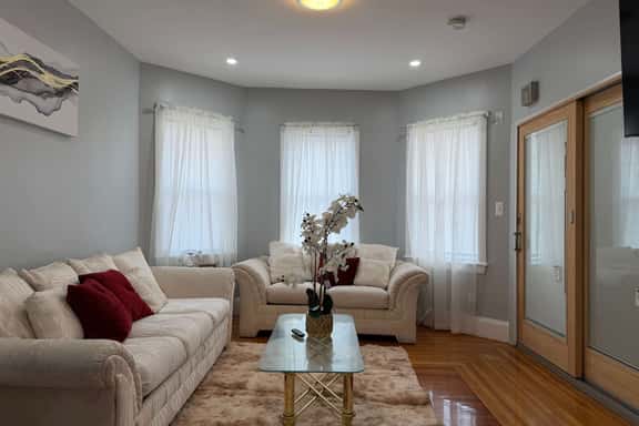 Comfortable and Spacious 3 Bed 25 Km from Gillette - Image 1