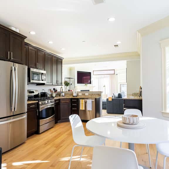 Brownstone Luxury Penthouse Condo - Image 1