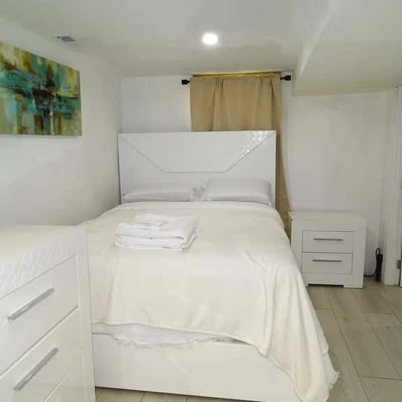 Cozy 1 Bed Apt in Randolph - Image 1