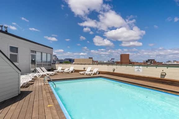 Unique and Sunny 1 Bed in Back Bay - Image 2